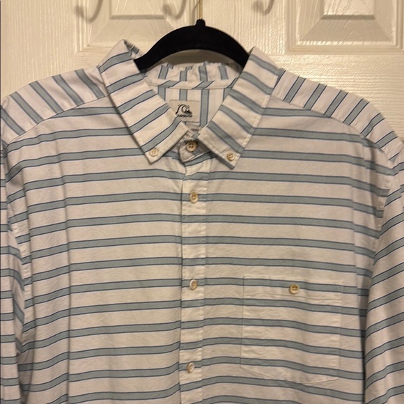 Quiksilver Blue & White 100% Cotton Button Down Shirt #207 - Picture 2 of 9